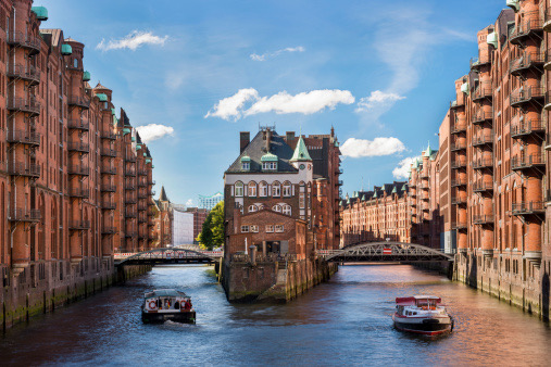 Auf verschlungenen Kanälen von Hamburg nach Duisburg